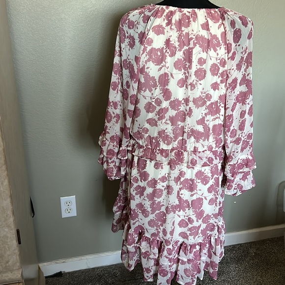 Simply Vera Floral Pink and White Dress - Picture 3 of 9